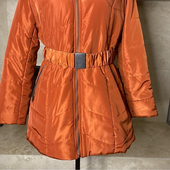 Belted Puffer Jacket Size M - Picture 7 of 13